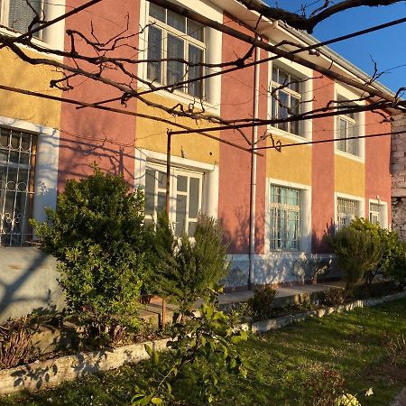 Vila Llulla Krujë Buitenkant foto