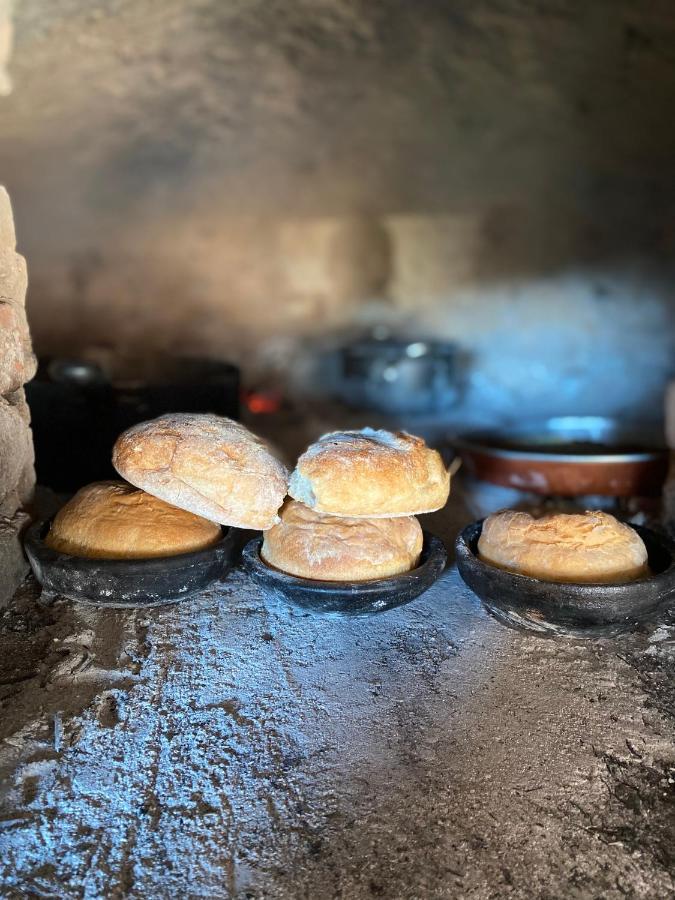 Vila Llulla Krujë Buitenkant foto