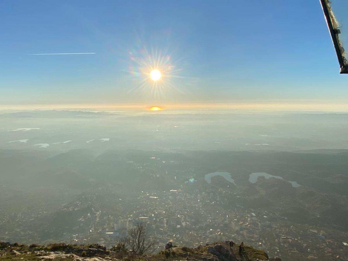Vila Llulla Krujë Buitenkant foto
