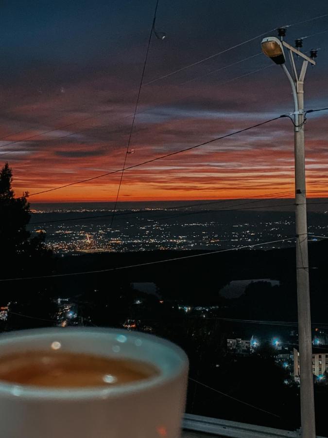 Vila Llulla Krujë Buitenkant foto