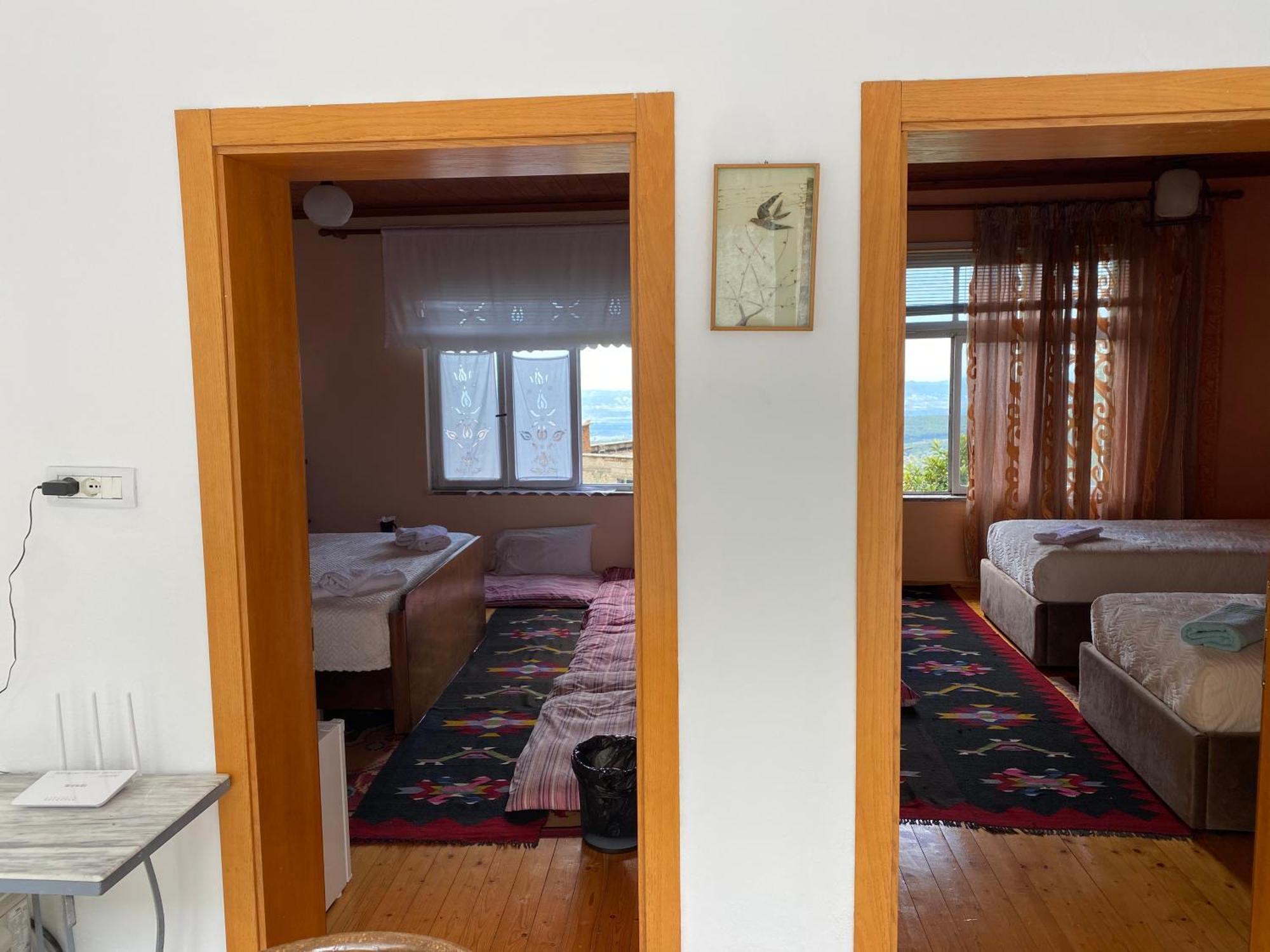 Vila Llulla Krujë Buitenkant foto
