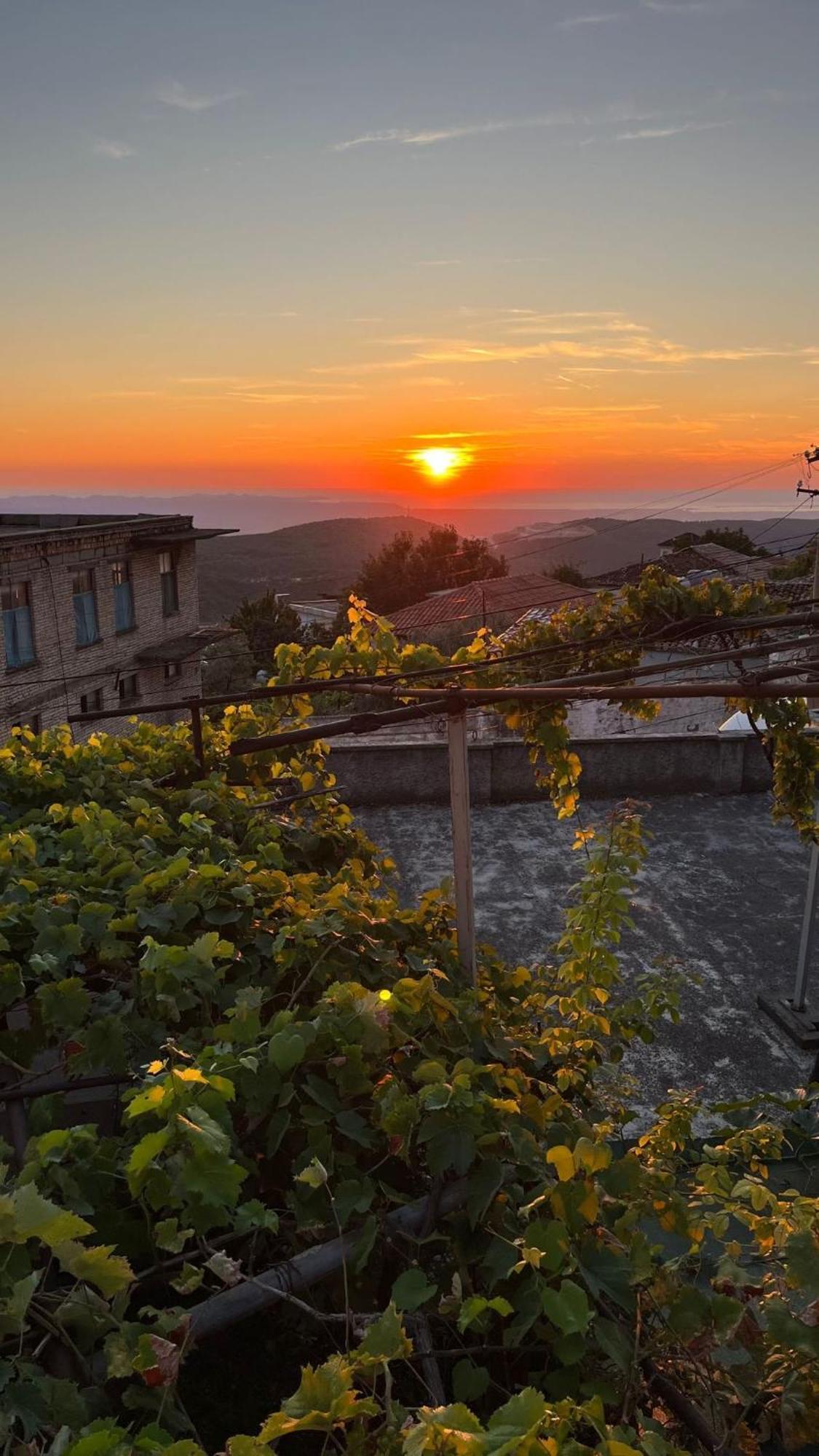 Vila Llulla Krujë Buitenkant foto